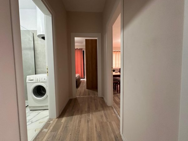 Tirane, jepet me qera apartament 2+1 Kati 5, 570 € (Astir)
