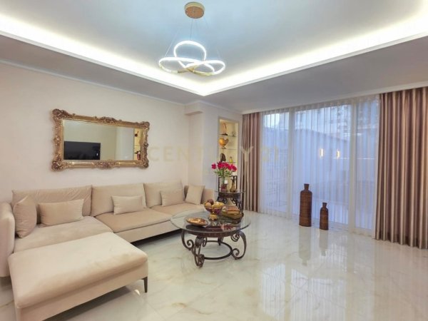Tirane, jepet me qera Vile 2+1+Aneks+Ballkon Kati 2, 160 m² 1.500 € 