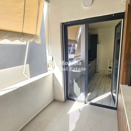 Tirane, jepet me qera apartament 2+1 Kati 4, 90 m² 400 € (Shkoze)