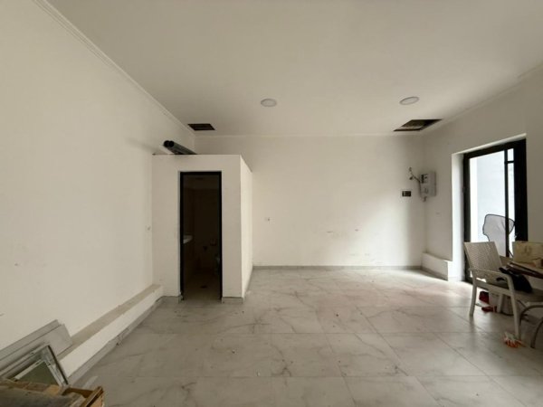 Tirane, jepet me qera ambjent biznesi Kati 0, 30 m² 200 € (Kinostudio) ID: 530581010-1