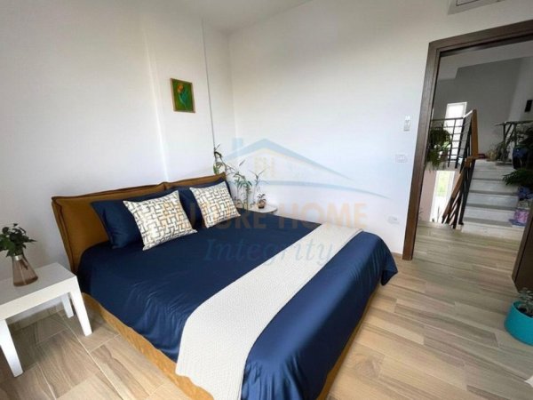 Qera, Vilë 2-Katëshe me pishinë, Farkë, 2.000 €