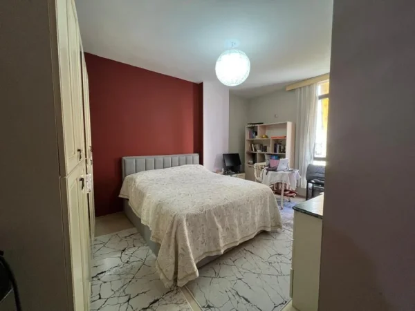 Tirane, shitet apartament 2+1 Kati 3, 106 m² 172.000 € (Yzberisht)