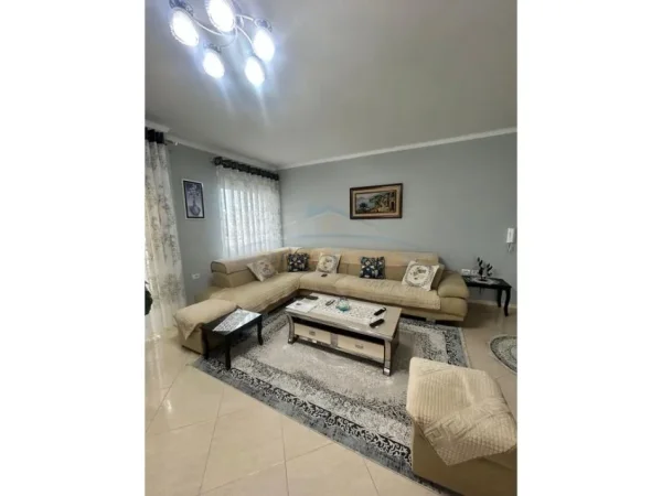 Tirane, shitet apartament 2+1 Kati 3, 177 m² 212.000 € (Rruga e Dajtit)