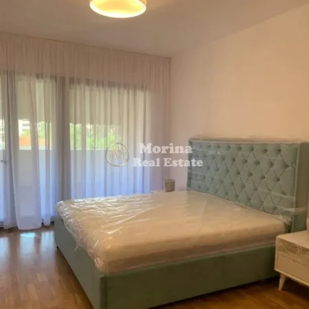Tirane, jepet me qera apartament 3+1 Kati 3, 170 m² 2.000 € (Blloku)