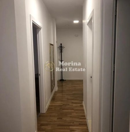 Tirane, jepet me qera apartament 3+1 Kati 3, 170 m² 2.000 € (Blloku)