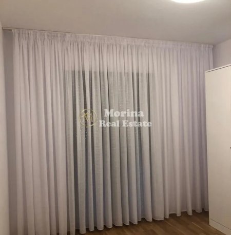 Tirane, jepet me qera apartament 3+1 Kati 3, 170 m² 2.000 € (Blloku)
