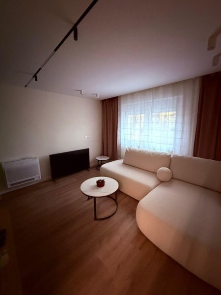 Tirane, jepet me qera apartament 2+1 Kati 3, 80 m² 850 € (Rruga e Kavajes)