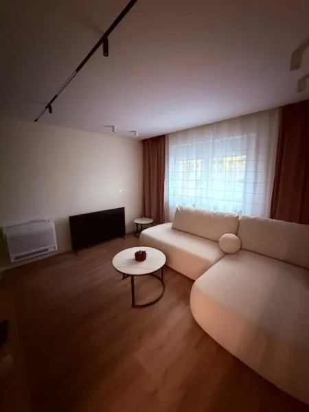 Tirane, jepet me qera apartament 2+1 Kati 3, 80 m² 850 € (Rruga e Kavajes)
