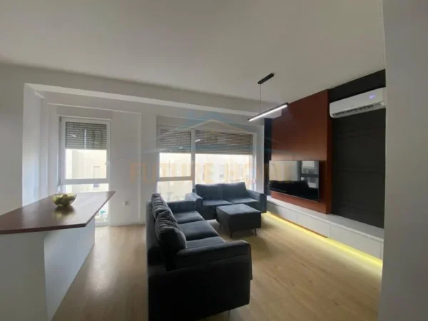Shitet, Vilë 3-Katëshe+2 Poste parkimi, AbA Residence, 399.000 €