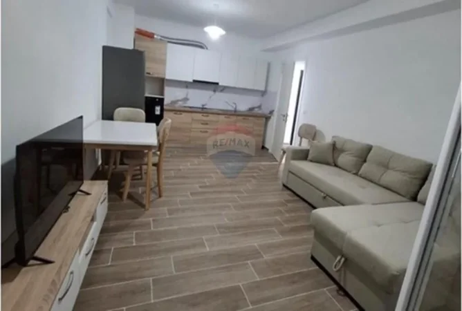 Tirane, jepet me qera apartament 2+1 , 86 m² 500 € (Tek 5 Maji)