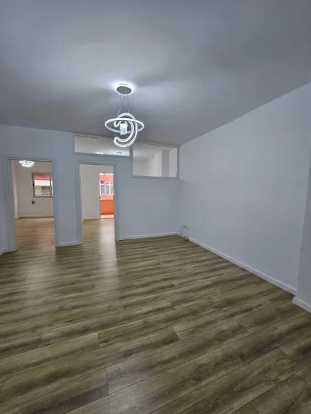 Tirane, shitet apartament 2+1+Aneks+Ballkon Kati 3, 77 m² 120.000 € 