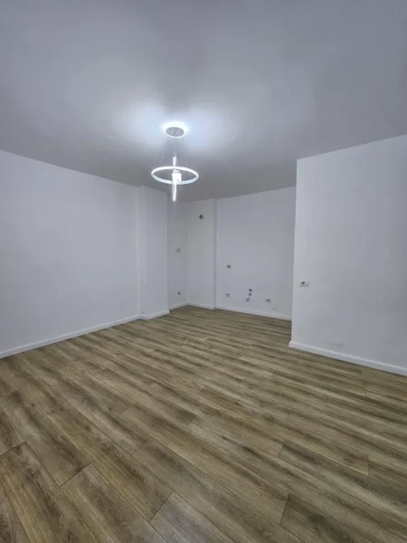 Tirane, shitet apartament 2+1+Aneks+Ballkon Kati 3, 77 m² 120.000 € 
