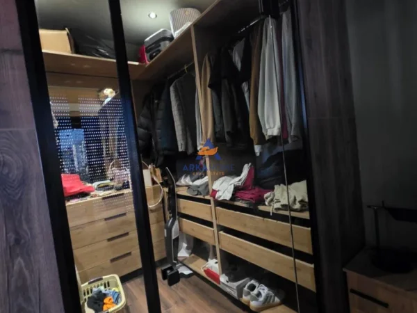 Tirane, shitet apartament 2+1+Ballkon Kati 5, 121 m² 500.000 € 