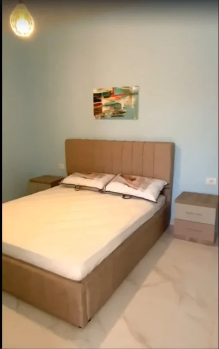 Tirane, jepet me qera apartament 1+1+Ballkon Kati 8, 65 m² 500 € (rruga sabaudin gabrani)
