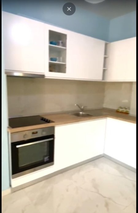 Tirane, jepet me qera apartament 1+1+Ballkon Kati 8, 65 m² 500 € (rruga sabaudin gabrani)