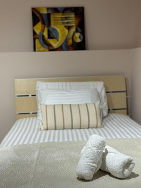 Tirane, jepet me qera apartament 2+1+Aneks+Ballkon Kati 1, 80 m² 700 € (Pran Ambasades Amerikane " rr. Ali Visha")