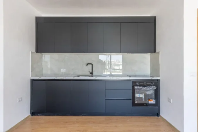 Tirane, jepet me qera apartament 2+1+Ballkon Kati 3, 90 m² 420 € (rruga 5 maji)