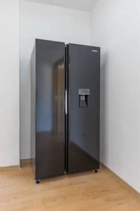 Tirane, jepet me qera apartament 2+1+Ballkon Kati 3, 90 m² 420 € (rruga 5 maji)