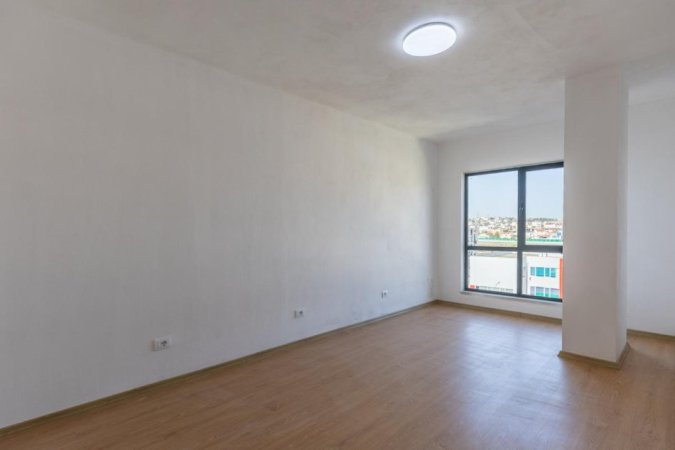 Tirane, jepet me qera apartament 2+1+Ballkon Kati 3, 90 m² 420 € (rruga 5 maji)