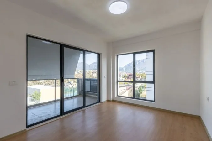 Tirane, jepet me qera apartament 2+1+Ballkon Kati 3, 90 m² 420 € (rruga 5 maji)