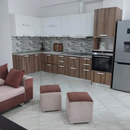 Tirane, jepet me qera apartament 2+1+Aneks+Ballkon Kati 4, 102 m² 400 € (Fresk)