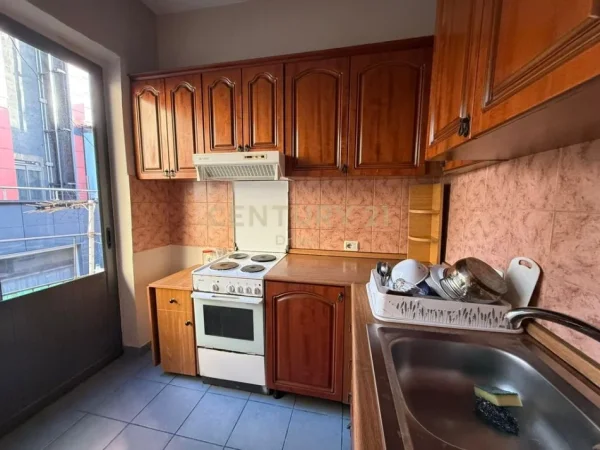 Ish-Bllok , Jepet me qera apartament 1+1 Kati 4, 50 m² 450 €