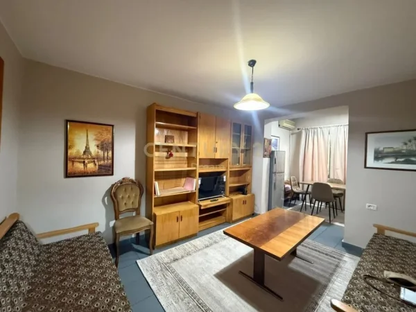 Ish-Bllok , Jepet me qera apartament 1+1 Kati 4, 50 m² 450 €