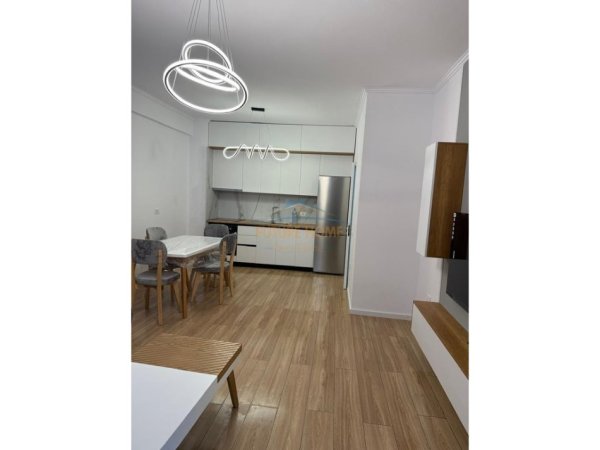 Tirane, jepet me qera apartament 1+1 Kati 6, 66 m² 500 € (Unaza e Re , Urban Gate)