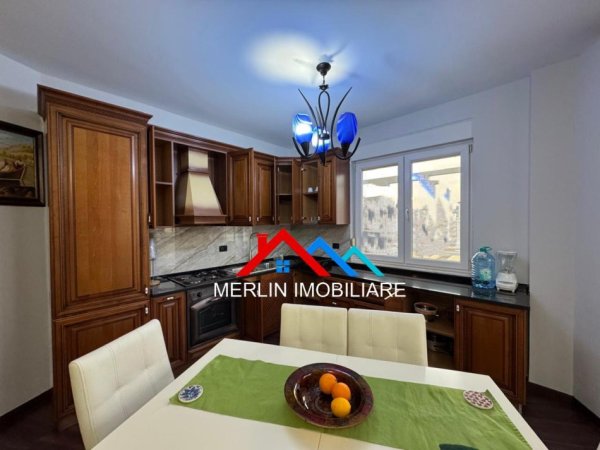 Tirane, jepet me qera apartament 2+1+Ballkon Kati 6, 90 m² 880 € (RRUGA ZEF JUBANI,SHESHI WILLSON)