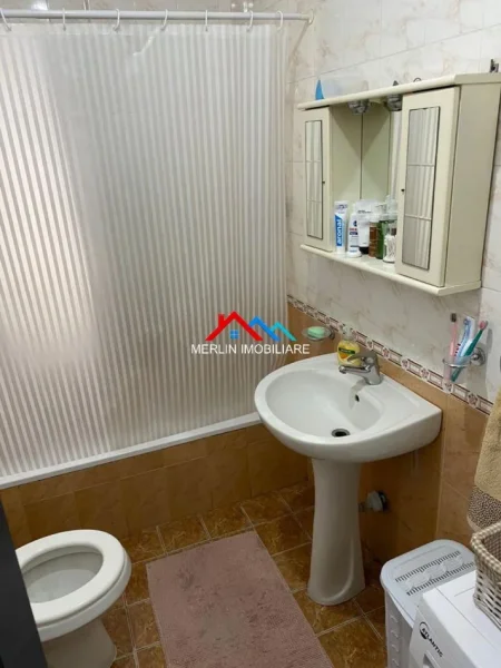 Tirane, jepet me qera apartament 1+1 Kati 6, 75 m² 600 € (RRUGA MUHEDIN LLAGANI,GLOBE)