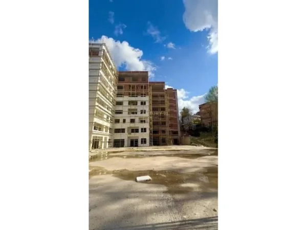 Tirane, shitet apartament 2+1+Ballkon Kati 2, 146 m² 250.000 € (Vilat Gjermane)