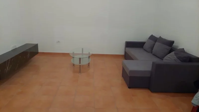 Tirane, jepet me qera apartament 2+1 Kati 8, 104 m² 450 € (astir)