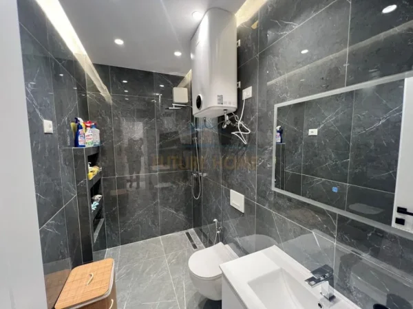 Tirane, jepet me qera apartament 1+1+Ballkon Kati 6, 66 m² 700 € (Zogu i Zi, Tirane)