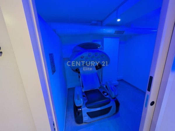 Tirane, jepet me qera ambjent biznesi Kati 0, 156 m² 1.799 € (Tirana e re)