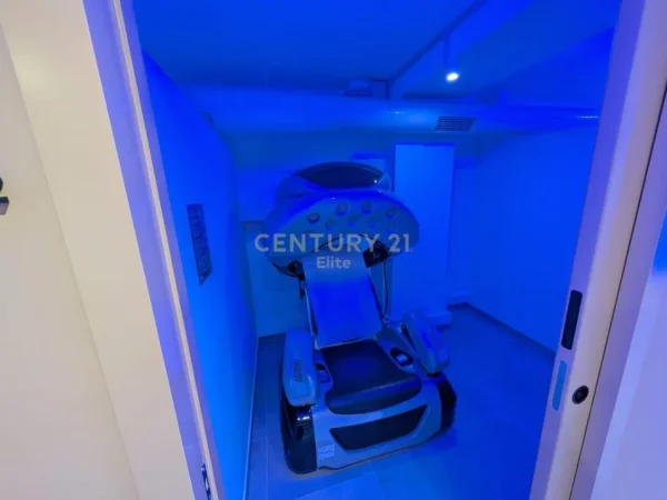 Tirane, jepet me qera ambjent biznesi Kati 0, 156 m² 1.799 € (Tirana e re)