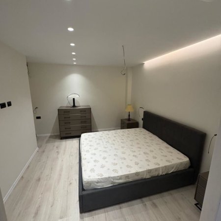 Tirane, jepet me qera apartament 1+1+Ballkon Kati 3, 850 € 