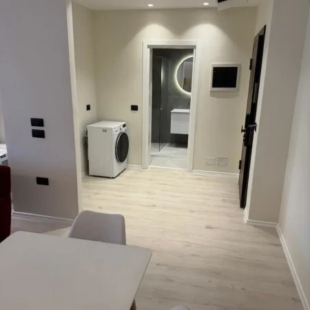 Tirane, jepet me qera apartament 1+1+Ballkon Kati 3, 850 € 