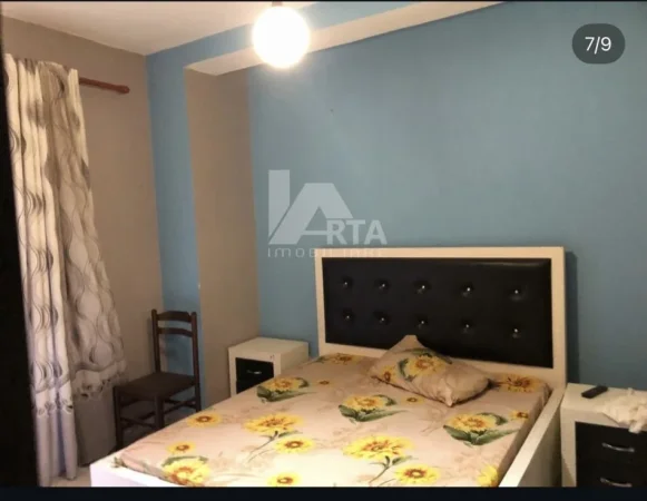 Fier, jepet me qera apartament 1+1+Ballkon Kati 7, 65 m² 220 € (Lagja Apollonia)