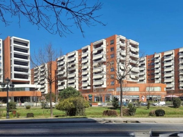Tirane, shitet ambjent biznesi Kati 0, 86 m² 470.000 € (Kompleksi Delijorgji)ADORE130354