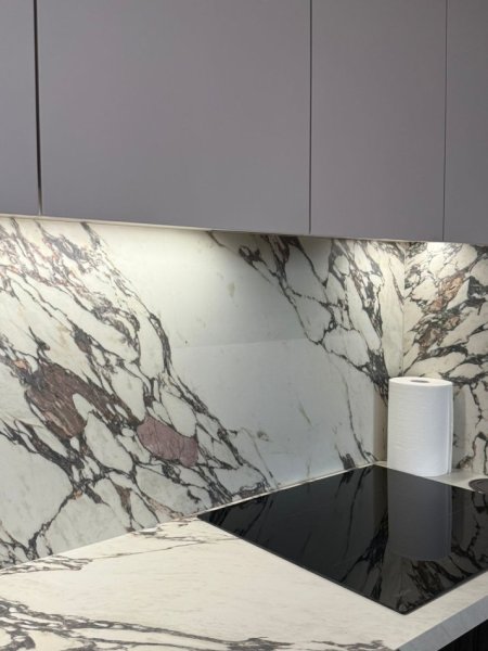 Tirane, jepet me qera apartament 1+1 Kati 13, 65 m² 1.200 € (mine peza)