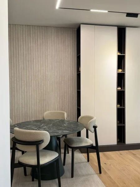 Tirane, jepet me qera apartament 1+1 Kati 13, 65 m² 1.200 € (mine peza)