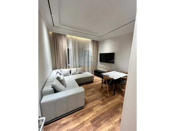 Durres, jepet me qera apartament , 64 m² 700 € (Durres)