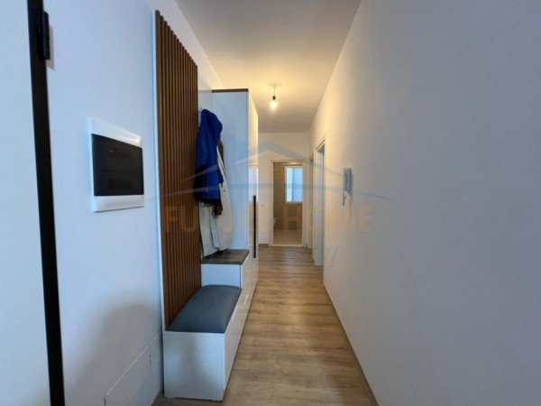 Tirane, jepet me qera apartament 2+1+Ballkon Kati 8, 99 m² 600 € (QTU)