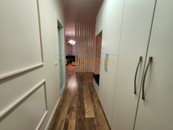 Tirane, jepet me qera apartament 2+1+Ballkon Kati 3, 105 m² 850 € (Kopshti Zoologjik)