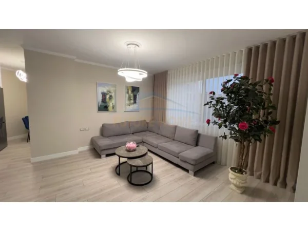 Tirane, jepet me qera apartament 1+1+Ballkon Kati 4, 74 m² (Rruga Kosovareve)