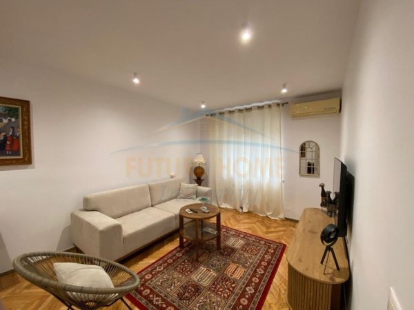 Tirane, jepet me qera apartament 1+1+Ballkon Kati 3, 66 m² 625 € (Shkolla e Baletit)