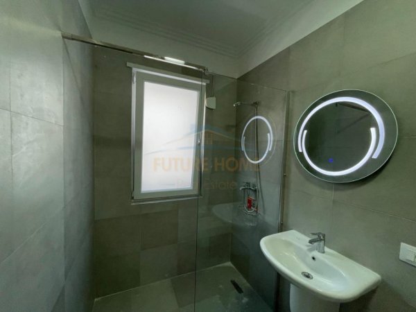 Tirane, jepet me qera apartament 2+1+Ballkon Kati 6, 97 m² 550 € (QTU)