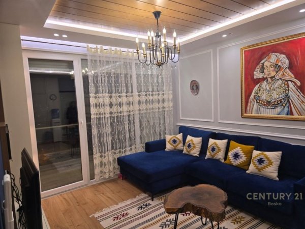 Tirane, jepet me qera apartament 2+1+Ballkon Kati 9, 91 m² 750 € (don bosko)