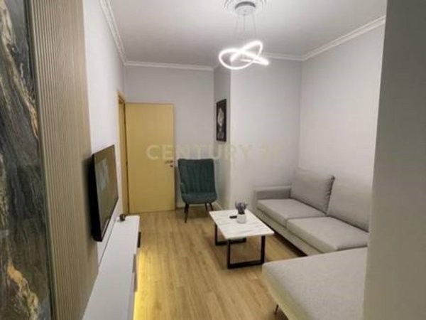 Tirane, jepet me qera apartament 1+1 Kati 2, 56 m² 600 € (kodra e diellit)