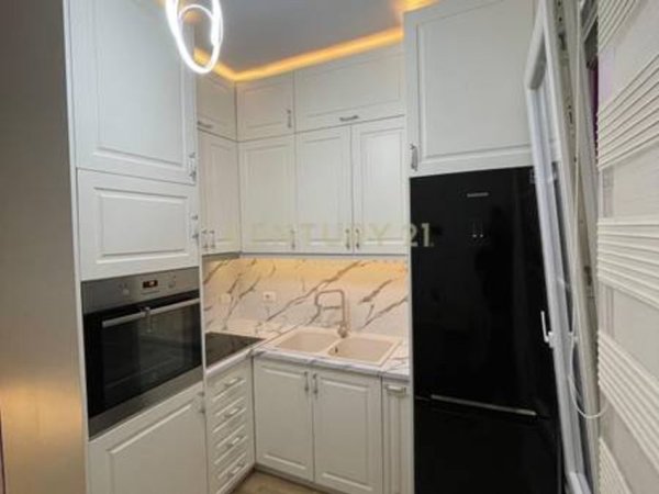 Tirane, jepet me qera apartament 1+1 Kati 2, 56 m² 600 € (kodra e diellit)